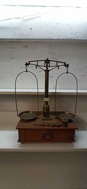 alter Holz Messing Apothekerwaage   mit Gewichtssatz Apotheker