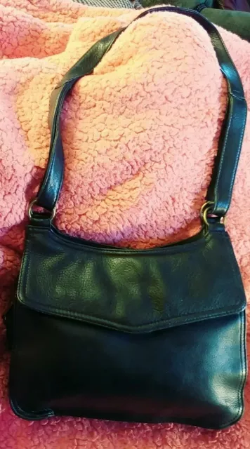Vintage FOSSIL Black Leather Hobo Shoulder/Handbag Purse w/Front Pocket & Key