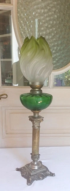 Globe De Lampe à Pétrole Ancien - Tulipe Boule Cristal Baccarat - Fougère Acide