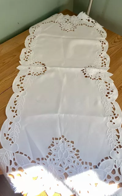 Cutwork Embroidered Lace Rose Placemat Table Runner Scarf 36 x 18