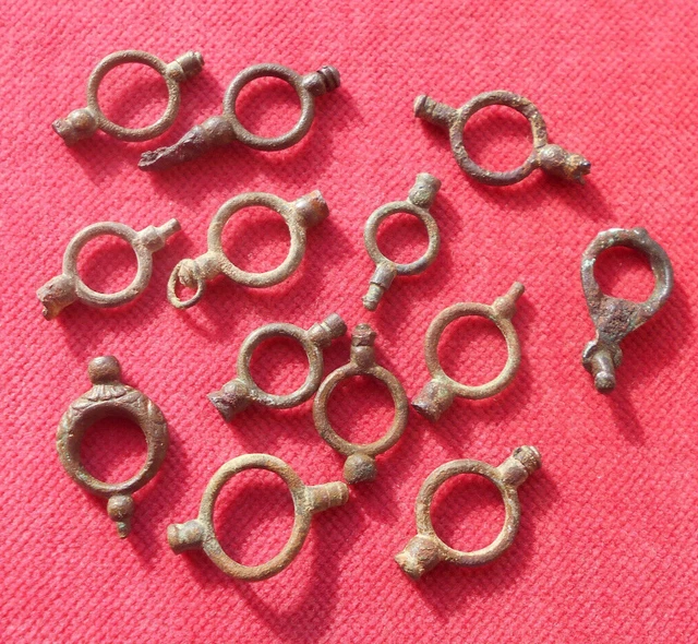 LOT DE COURONNES et tiges de remontoir de montre gousset et autres EUR 14,00 - FR