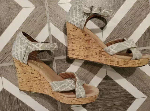 Toms wedge cork Heels size 7.5