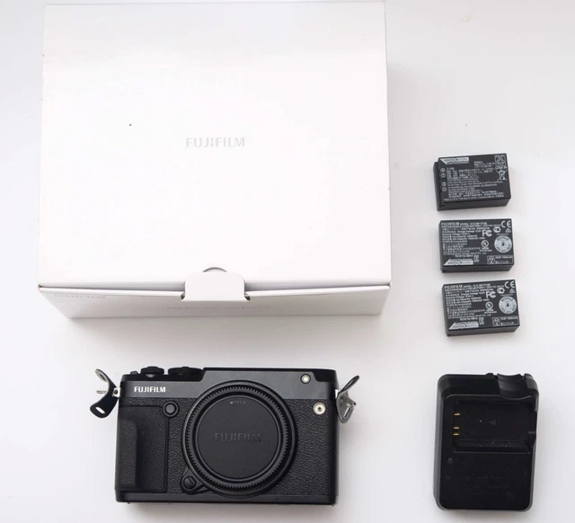 Fujifilm GFX 50R  Appareil Photo Numérique avec 3 batteries