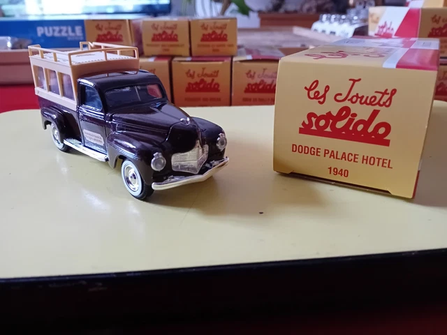 SOLIDO COCA COLA 1936 Ford V8 Plateau Flatbed Truck in Acrylic Case