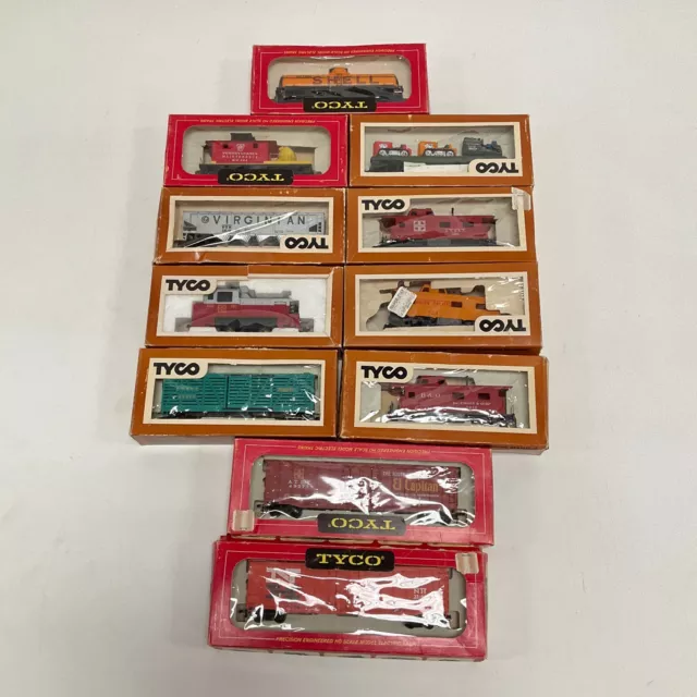 Vintage Tyco HO Scale Train Car Locomotive Lot of 11 B&O Santa Fe New Haven