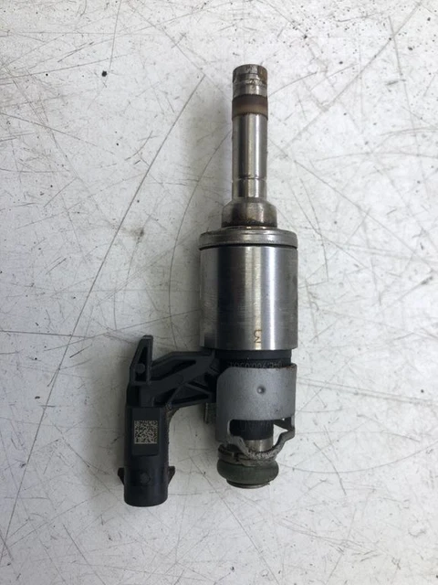 Volkswagen Golf VII 2015 Essence Injecteur de carburant 04E906036E 90kW DEU18950