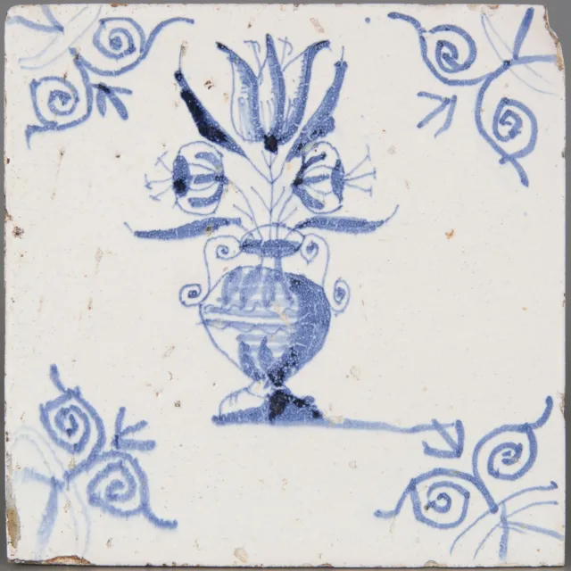 Nice Dutch Delft Blue tile, flowerpot, 17th. century.