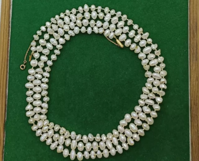 Collier de Perles de cultures avec un fermoir en Or 18 carats