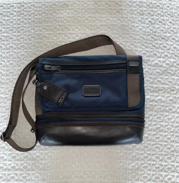 Tumi Shoulder Bag Bravo Beale Crossbody | 222371Nvy2 | Navy Blue | New