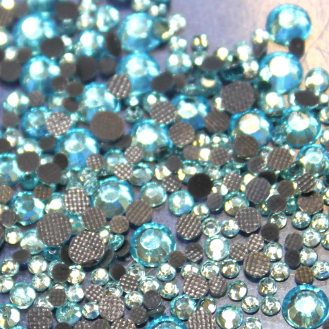 Assortiment strass TURQUOISE CLAIR en verre hotfix s06 + s10 + s16 + s20 n°(132)