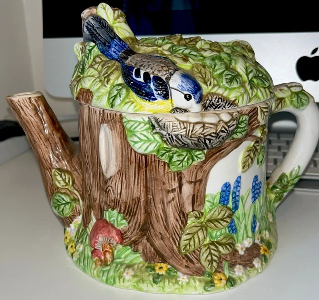 WESTERN HOUSE GIFTS The Village Teapot Collectables 