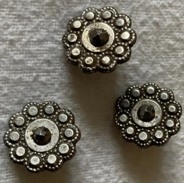 https://www.picclickimg.com/veAAAOSwUBRlkdj9/3-Vintage-Cut-Steel-Buttons.webp