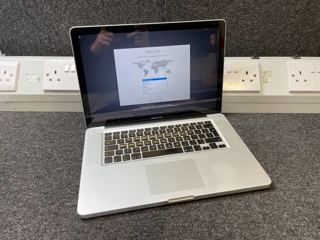 Apple MacBook Pro 15", Intel Core i5 2,4 GHz, metà 2010, 320 GB HDD, 4 GB RAM, A1286