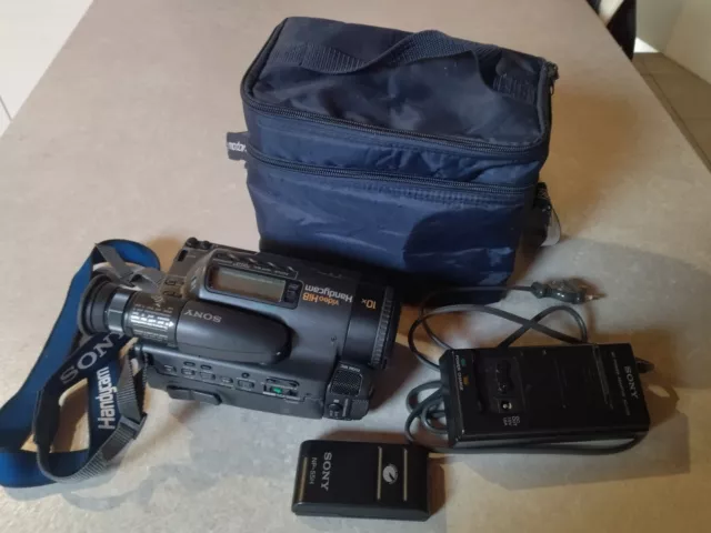 Sony Handycam Video HI8 Modello CCD-TR805E Videocamera Vintage