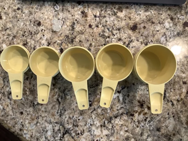 Vintage Tupperware Measuring Cups Complete Set Of 6 Harvest Gold Yellow 761-766 2