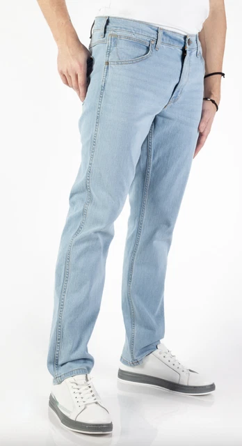 Wrangler Men's Greensboro Straight Stretch Fit Jeans - Factory Seconds, Multiple Sizes