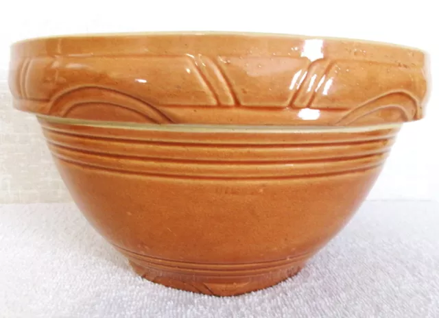 VINTAGE YELLOW WARE 9" BOWL WITH 6-SIDED BASE GOLDEN HONEY BROWN COLOR 1930s