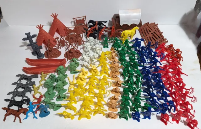 175pcs Plastic Cowboys & Indians Toy Lot Tee Pees Canoes Wagon Campfires w/ Pots