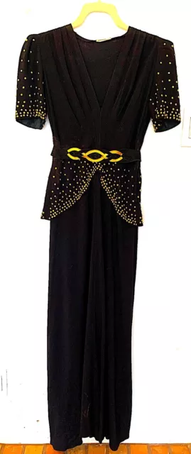 Vestido de Noche Art Deco Negro Crepe Vintage Oro Metal Tachuelas Cinturón Original