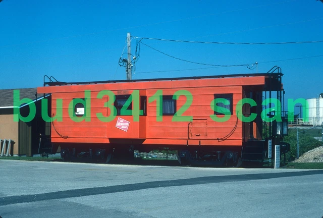 MILW Milwaukee Road CABOOSE #991933 at Savanna IL 1996 ORIGINAL Slide!