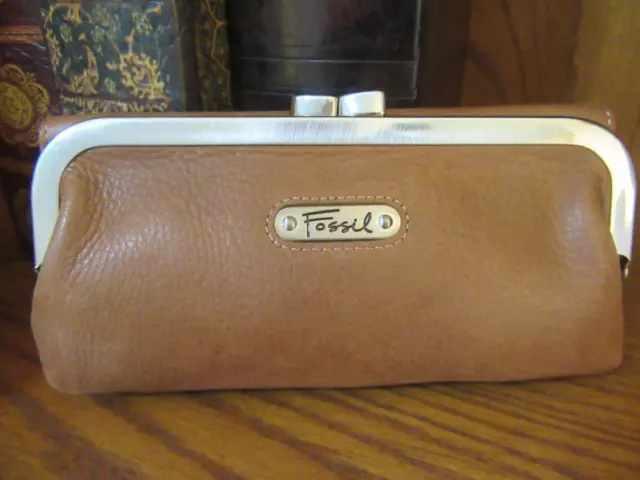 FOSSIL British Tan Clutch Kiss Lock Snap Wallet