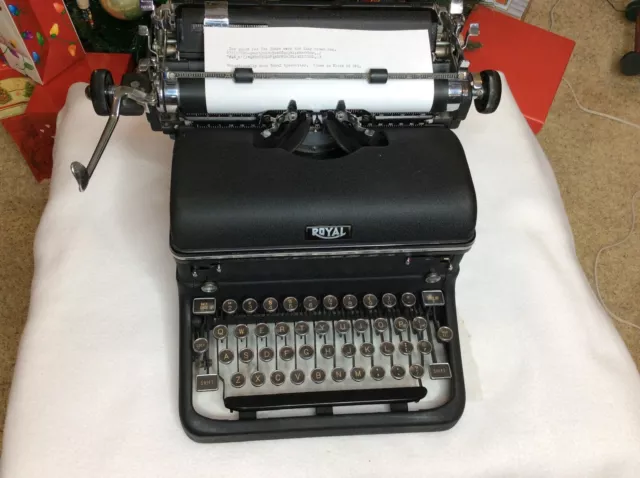 Vintage Beautiful 1941 Royal KMM Typewriter Great Condition Elite 12 CPI V/Nice