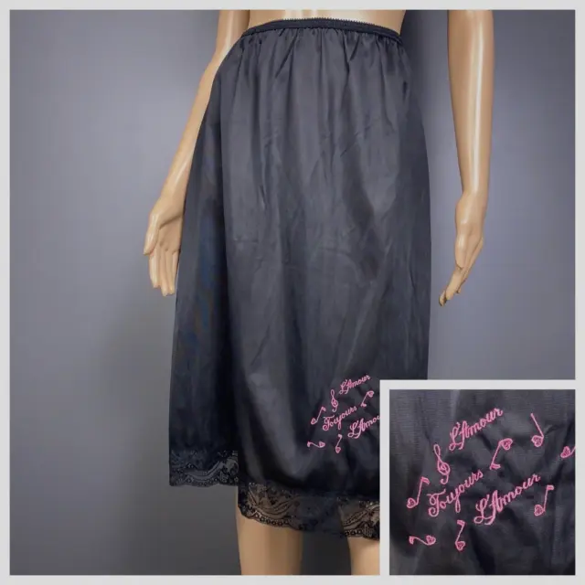 vintage 1960s half slip / red LOVE skirt black lace embroidery S