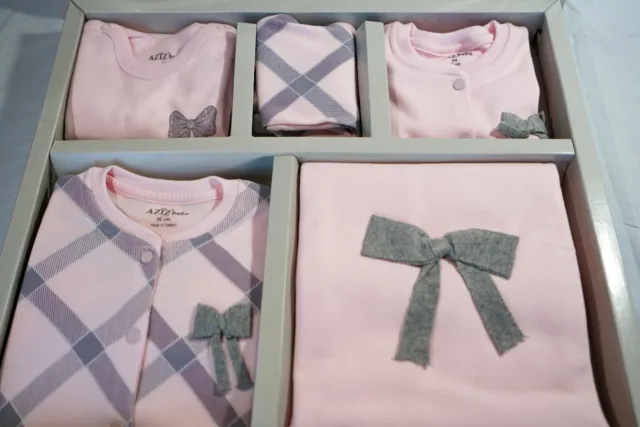Coffret cadeau de naissance cadeau bébé  vêtements bébé  habits bébé 0 mois