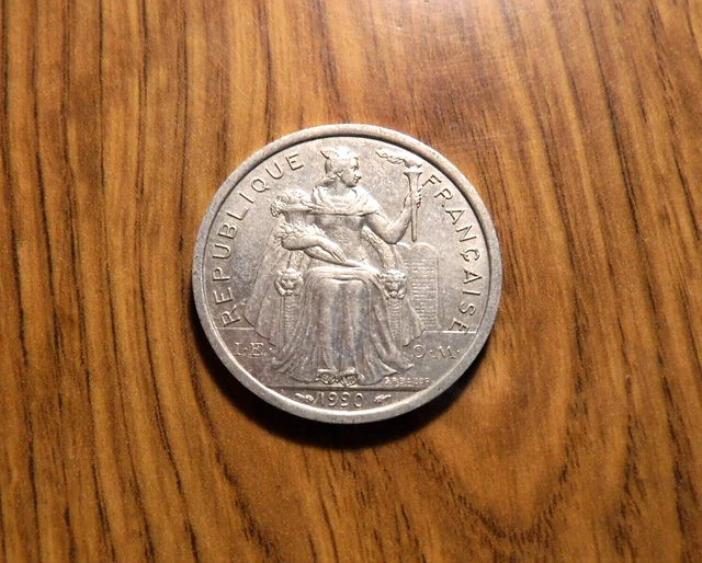 French Polynesia 2 Francs 1990 Unc. Coin (150)