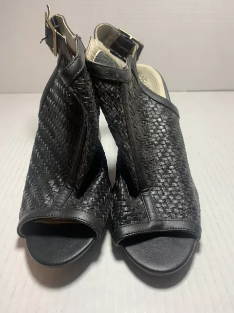 Cushion Walk by Avon Black High Heels Size 7US. A49