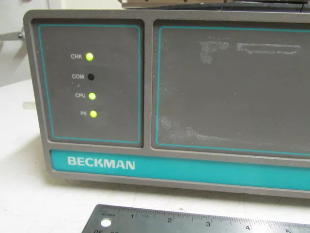 Échantillonneur automatique Beckman System Gold 507 Powers Up laboratoire CLHP 2