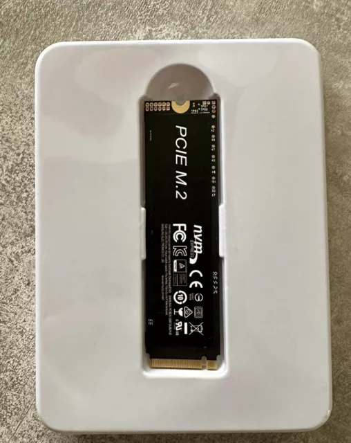 SSD M.2 4TB / PCIe 4.0 NVME / NEU