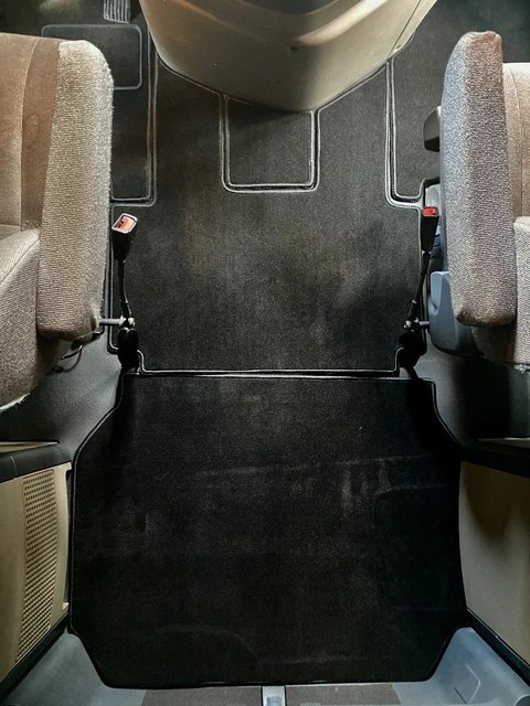 FL Cascadia 2008-2016 Floor Mats Black Carpet With Black Stitching