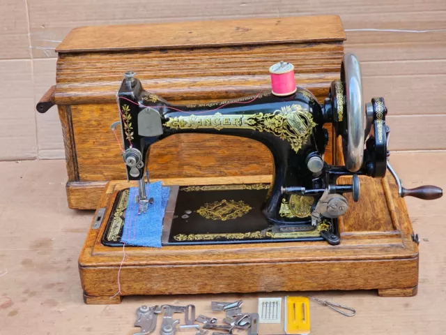 Singer 28K Vintage hand crank sewing machine