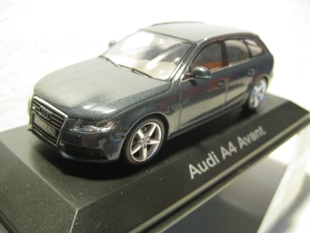 Modellauto Audi A4 Avant Minichamps 1:18 in 86343 Königsbrunn für 55,00 €  zum Verkauf