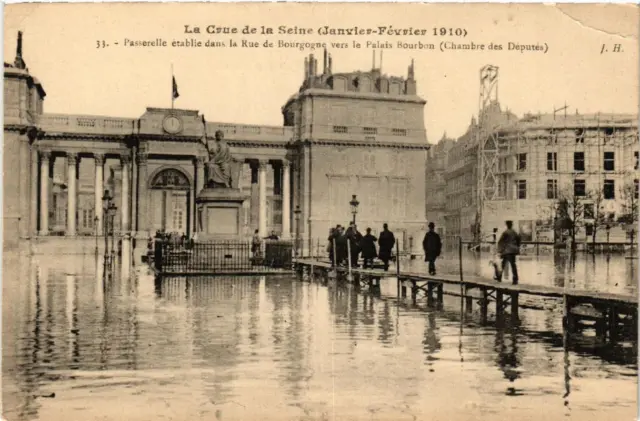 CPA PARIS Gateway established in the Rue de Bourgogne FLOODS 1910 (605280)