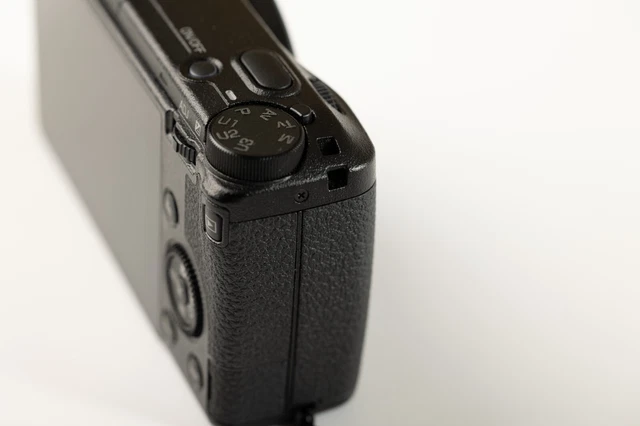 Ricoh GR IIIx Compact Digital Camera (MINT! barely used) Free case included! 9