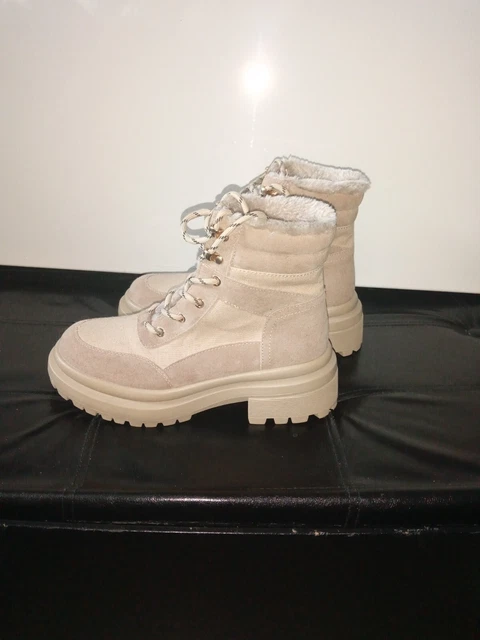 Boots bottines fourrées beige. Pointure 39