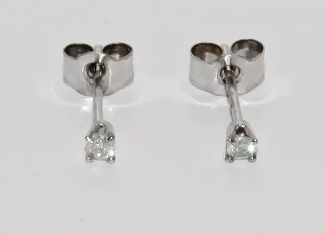 9ct White Gold Real Diamond Solitaire Stud Earrings - Gift Boxed