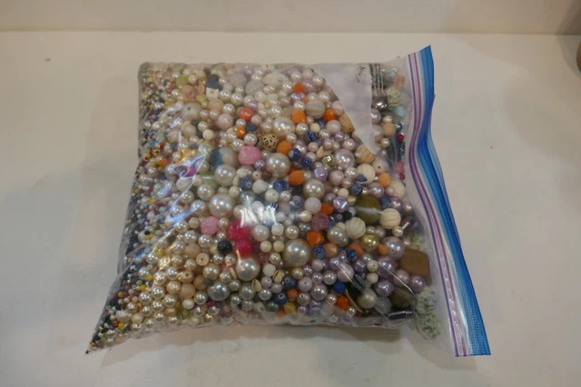 HUGE LOT OF BEADS FOR JEWELRY MAKING & CRAFTS lots, diff sizes & Colors 6.7 pds