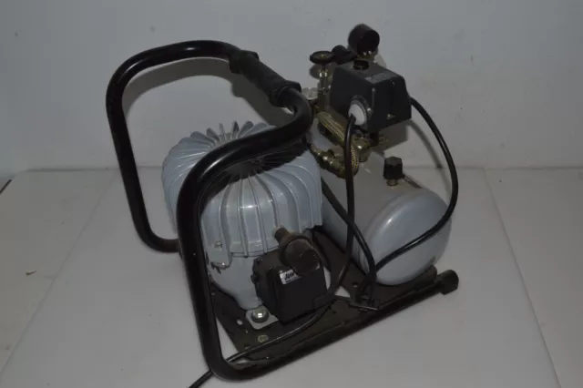 Jun-Air Minor Air Compressor Laboratory Pump (Lpx93)
