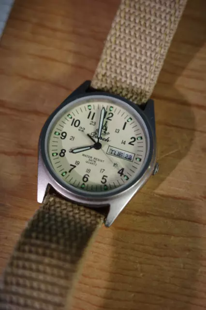 DARCH MILITARY STYLE Wrist Watch with Day and Date 32.00