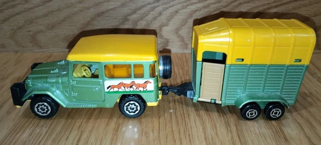Miniature De Collection : 4x4 Toyota Du Cirque Pinder Majorette 1/36 - Occasion