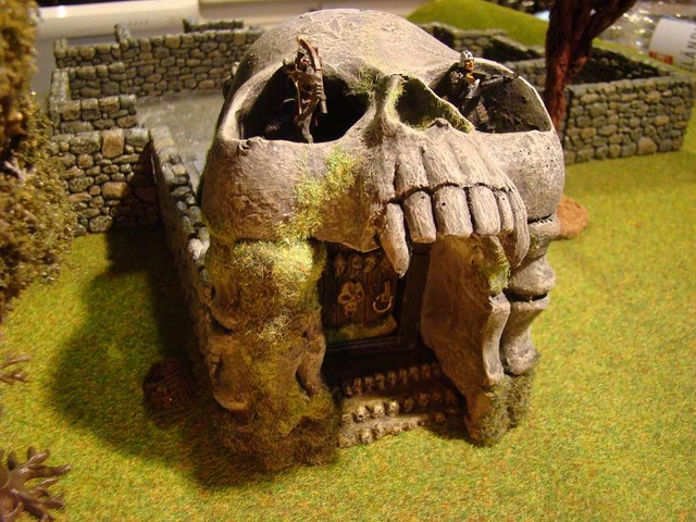 Skull Gate Dwarven forge Miniature Modelism hand-painted Realistic Skull Gate Dwarven forge Miniature Modelism hand-painted Realistic
