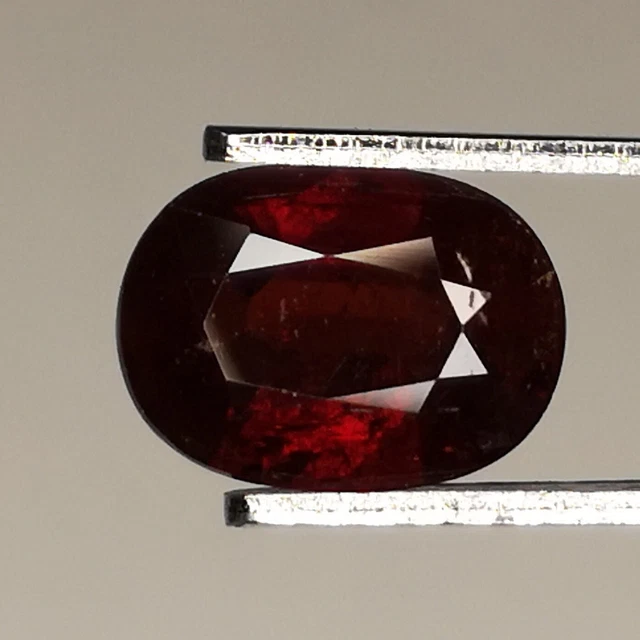 Grenat Spessartite naturel de NAMIBIE - Ovale 2.22 Carats