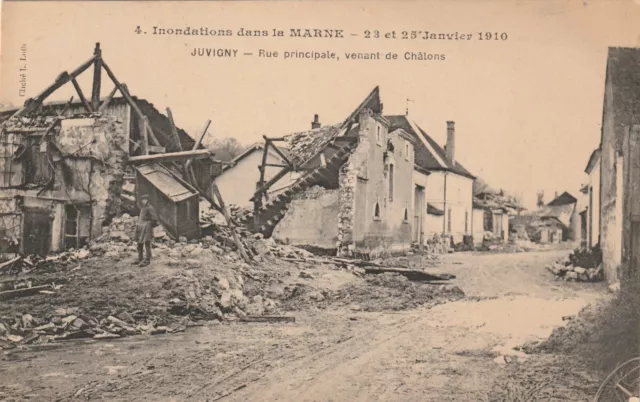 CPA 51 Les Inondations dans la Marne JUVIGNY Rue Principale venant de Chalons