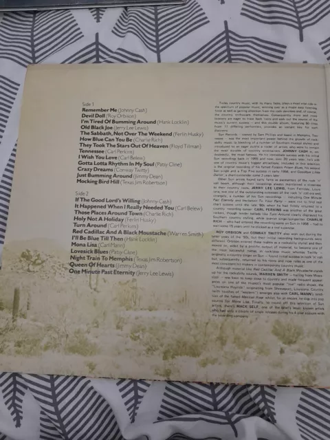 50 all time country hits. 2 record set. Good condition. 50 artists. 2