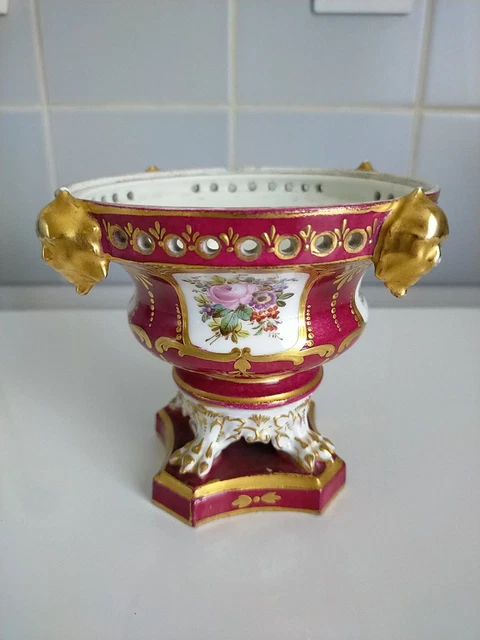 Pot en porcelaine de Sèvres Pot en porcelaine de Sèvres