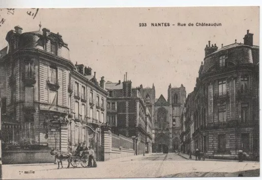 CPA - NANTES - Rue de Châteaudun