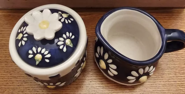 Oneida Kitchen Spring Daisy Covered Sugar And Creamer Set 3